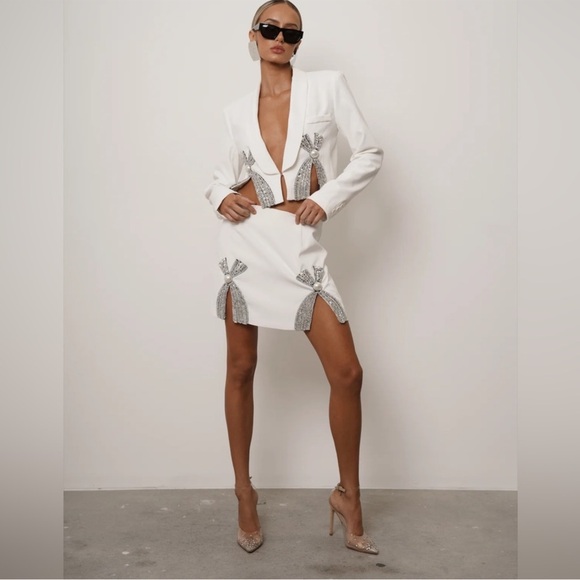 ‼️WOW🤩‼️ 440. Embellished Jeweled Two Piece BLACK Skirt SET in Black😘‼️ - Picture 5 of 5